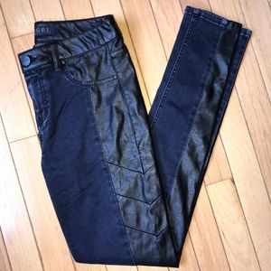 Faux leather panel TINSEL jeans. Size 26